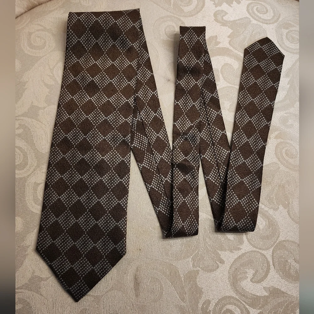 GIORGIO ARMANI Vintage Brown Geometric Silk Tie NWT Made in Italy